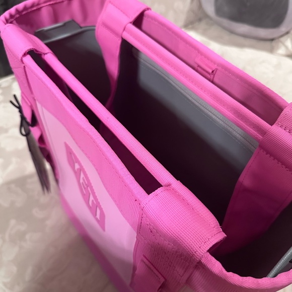 Yeti Camino 20 Carryall Tote Bag Power Pink Limited Edition Color - Picture 5 of 6